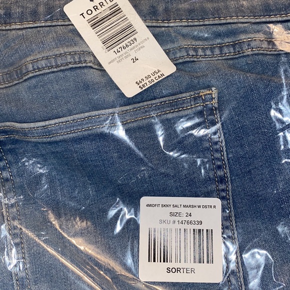 NWT TORRID Midfit Supersoft Skinny Jeans - Picture 12 of 12